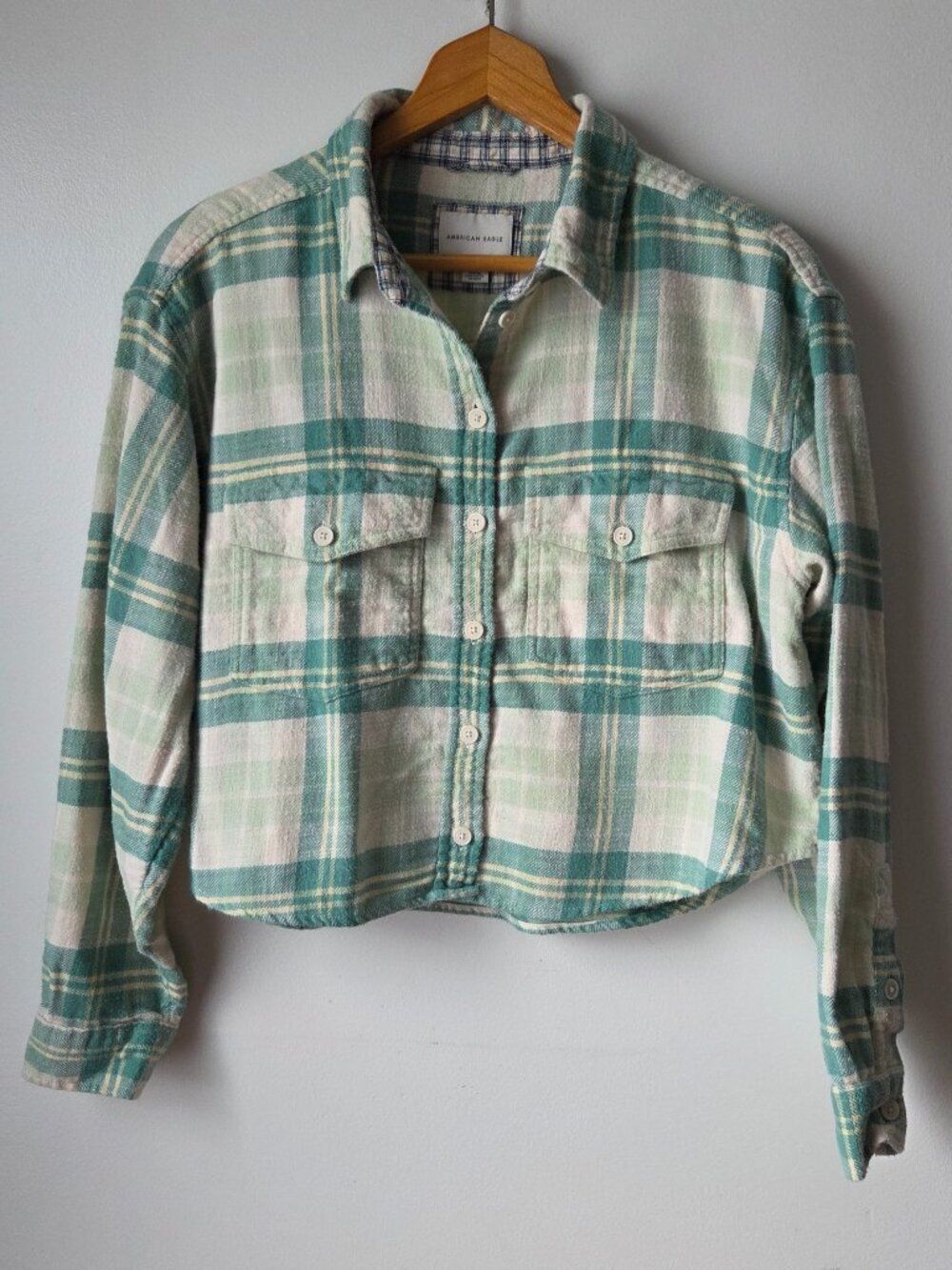 EUC AMERICAN EAGLE OUTFITTERS PLAID BOXY BUTTONED SHIRT SIZE S